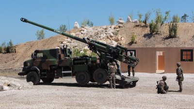 Франция отменя доставката на самоходни артилерийски установки САУ Цезар поръчани
