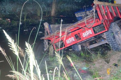 26 души загинаха при инцидент с трактор в Индия