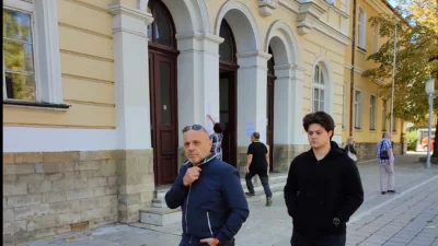 Сефте: Томислав Дончев заведе сина си да гласува