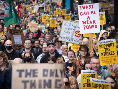 Хиляди активисти във Великобритания излязоха на протести срещу повишаването на
