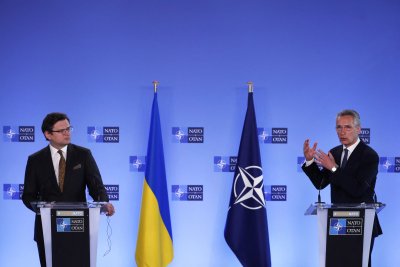 Осем държави са се обявили за бързо приемане на Украйна в НАТО