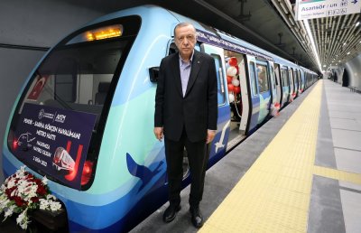 Нова линия на метрото в Истанбул която осигурява връзка с