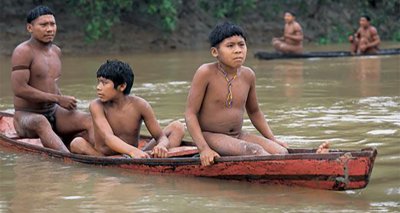Експедиция по Амазонка се срещна с изолирано племе