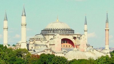 Турски историк: Превръщането на „Света София“ в музей е незаконно