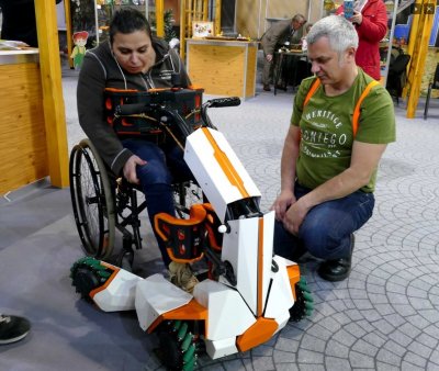 Показаха робот за инвалиди в Пловдив