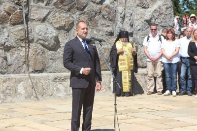 Президентът: Похитителите на българската история нямат място в бъдещето