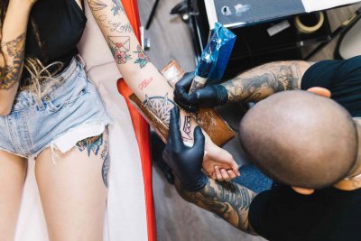 Иглите за татуиране предизвикват алергии