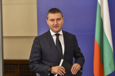 Министър Горанов: Да се въведе таван на заплатите във футбола!