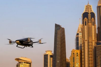 Първата летяща кола пори небето в Дубай (СНИМКИ + ВИДЕО)