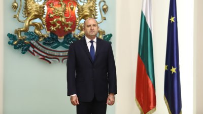 В своя съвместна декларация президентите на България Чехия Естония Унгария