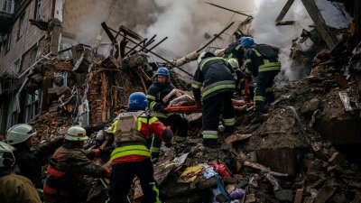 Най-малко 11 убити при руски обстрел в Запорожие
