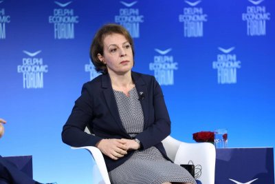 Министърът на външните работи на Косово Доника Гервала поиска замразяване