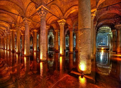 Цистерната за вода на базиликата в Истанбул удивлява туристи (СНИМКИ)