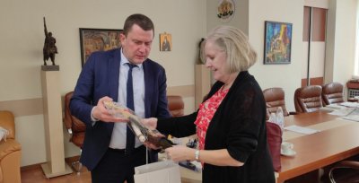 Посланикът на Швеция разгледа шведски инвестиции в Перник