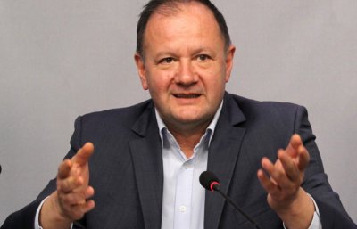 Михаил Миков: Партиите пропиляха времето, дадено от Радев
