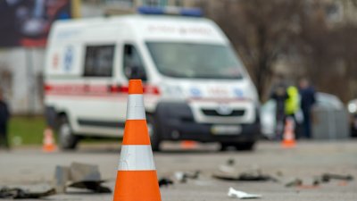 Три коли се нанизаха край Варна, трима са в болница