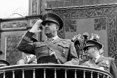 Испания отмени 33 аристократични титли раздадени от диктатора Франсиско Франко и бившия крал