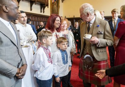 Крал Чарлз III се срещна с украински бежанци в Шотландия