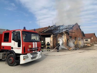 Сигнал за пожар в склад на Пазарджишко шосе в Пловдив