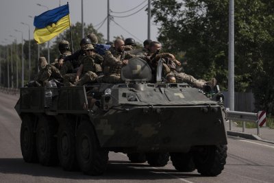Укрaйна струпва десетки хиляди войници в Херсонска област