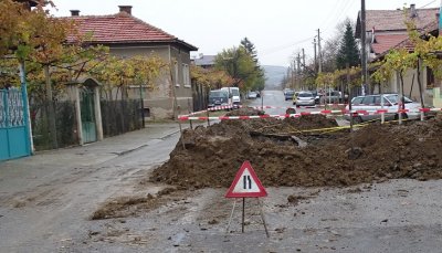 Разследват смъртта на работник загинал при изкопни дейности в Червен