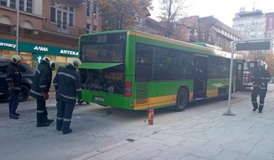 Автобусен шофьор предотврати пожар в центъра на Велико Търново този