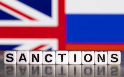 Великобритания налага санкции на четирима руски стоманени и нефтохимически магнати