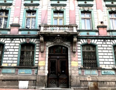 Униикалната бивша сграда на БНБ в Пловдив стои заключена и