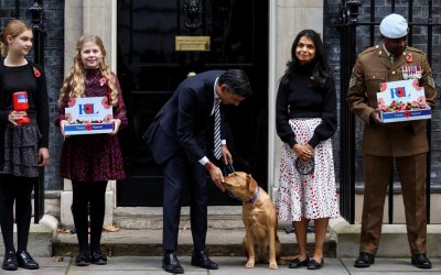 Новият премиер на Великобритания Риши Сунак се установи на Даунинг