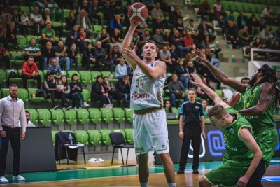 Баскетболният шампион на България Балкан Ботевград претърпя първото си поражение