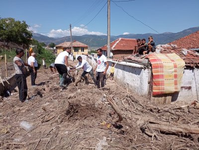 Компенсирането на хората пострадали от наводнението в Карловско не минава