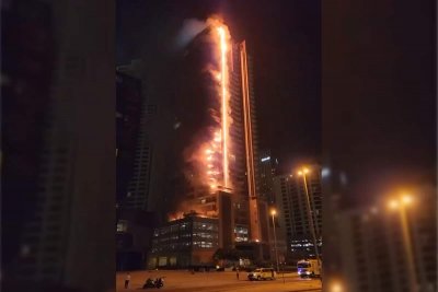 Пожар в 35-етажна сграда в Дубай 