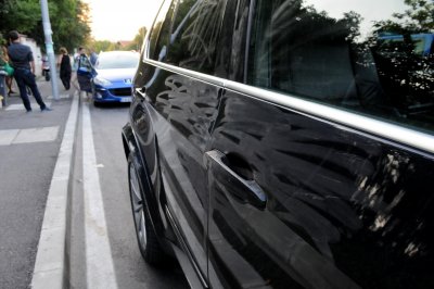 Шок: Мъж откри граната в колата си в София