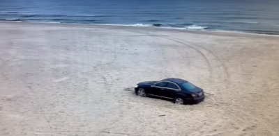 Българин замърси с колата си на най-красивия плаж в Полша, глобиха го 1000 евро (ВИДЕО)