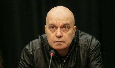 Слави Трифонов изригна срещу Кирил Петков