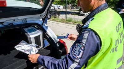 Дрогиран и пиян шофьор уби възрастна жена в Плевенско съобщиха