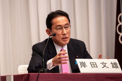 Японският премиер Фумио Кишида потвърди намерението си да уволни министъра