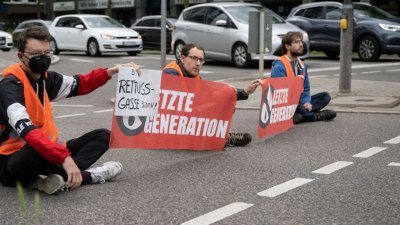 Екоактивисти продължават блокадите си по улиците на Берлин