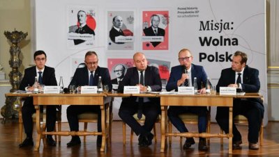 Тленните останки на трима бивши полски президенти в изгнание бяха