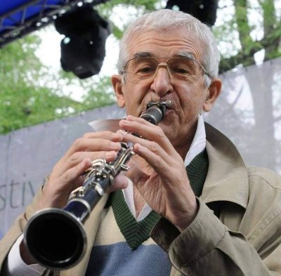 Легендарният джаз музикант саксофонистът Емануил Манолов Бадема почина на 12