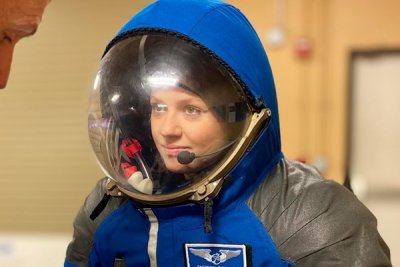 Благородно: Стотици даряват, за да може Татяна да учи за астронавт