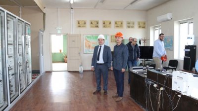 Служебният министър на енергетиката Росен Христов инспектира реконструкцията на една