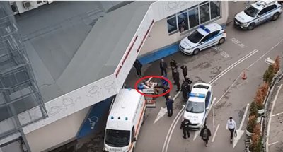 Очевидец засне видео как линейката превозваща 12 годишния Александър пристигна в