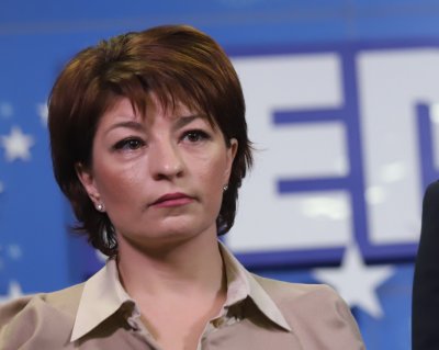 Десислава Атанасова: Някаква истерия броди из кулоарите на парламента