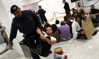 Хиляди португалски лекари медицински сестри учители и държавни служители прекъснаха