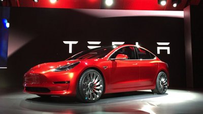 Tesla изтегля от пазара в САЩ още над 321 000 електромобила
