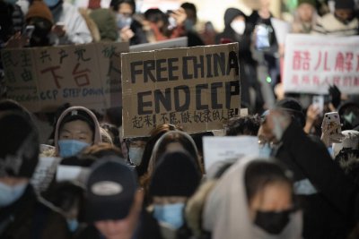 Отново сблъсъци между протестиращи и полиция в Китай