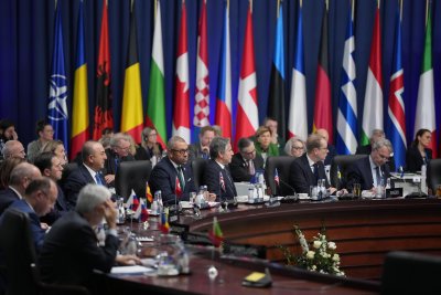 НАТО обсъжда Балканите и Балтика