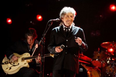 Боб Дилън призна, че парафите върху книгите му не са негови 