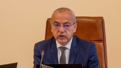 Гълъб Донев поряза ГЕРБ за уволнения от предишната власт